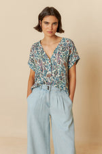 Load image into Gallery viewer, Indi And Cold - Paisley Crop Shirt - Multicolour 191