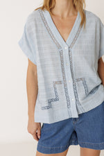 Load image into Gallery viewer, Indi And Cold - Camisa - Cielo 257