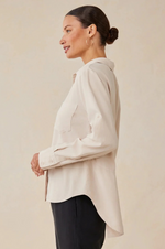 Load image into Gallery viewer, Bella Dahl - Split Back Button Down Shirt - Soft Pearl