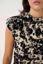 Load image into Gallery viewer, Gestuz - GZflora Top - Butter Yellow/Black