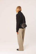 Load image into Gallery viewer, Indi And Cold - Gathered Leather Tote Bag - Black 740