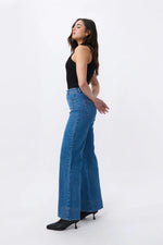 Load image into Gallery viewer, Kireina - Farrah Jean - 90s Blue