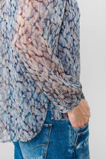 Load image into Gallery viewer, Le Temps Des Cerises - Maclear Shirt - Blue