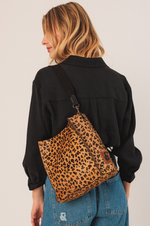 Load image into Gallery viewer, Indi And Cold - Leather Bucket Tote Bag - Camel 735