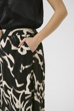 Load image into Gallery viewer, Kaffe - KAmartha Skirt - Black/Nature Organic Lines
