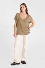 Load image into Gallery viewer, Le Temps Des Cerises - Pati V-Neck T-Shirt - Ice Brown
