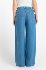 Load image into Gallery viewer, Le Temps Des Cerises - Victoria Jeans - 2181 Blue
