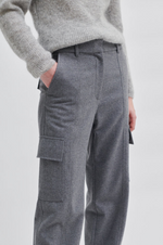 Load image into Gallery viewer, Second Female - Daring Cargo Detail Pant - Grey Melange
