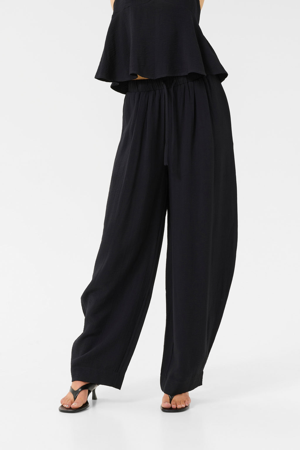 Gestuz - GZcamila Mid Waist Pants - Black