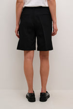 Load image into Gallery viewer, Kaffe - KAsakura Zipper Shorts - Black Deep
