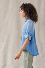 Load image into Gallery viewer, Bella Dahl - Split Back Button Down Shirt - Medium Ombre Wash
