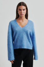 Load image into Gallery viewer, Second Female - Camyrn V Neck Knit - Marina
