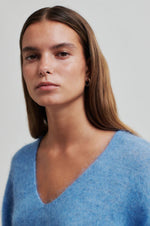 Load image into Gallery viewer, Second Female - Camyrn V Neck Knit - Marina
