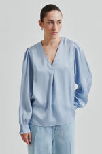 Load image into Gallery viewer, Second Female - Barri Silky Blouse - Cashmere Blue
