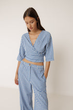 Load image into Gallery viewer, Indi And Cold - Camisa Top - Azul Britanico 146
