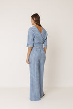 Load image into Gallery viewer, Indi And Cold - Camisa Top - Azul Britanico 146
