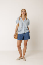 Load image into Gallery viewer, Indi And Cold - Camisa - Cielo 257
