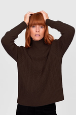 Load image into Gallery viewer, Bridge And Lord - Cable Raglan Pullover - Chocolate
