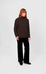Load image into Gallery viewer, Bridge And Lord - Cable Raglan Pullover - Chocolate
