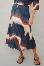 Load image into Gallery viewer, Bella Dahl - Pleated Skirt With Tie Dye - Midnight Tides
