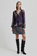 Load image into Gallery viewer, Second Female - Blurry Tie Dy Shirt Daybreak
