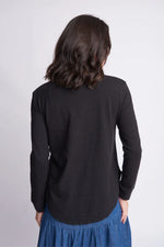 Load image into Gallery viewer, Cloth Paper Scissors Shaped Hem Tee Black
