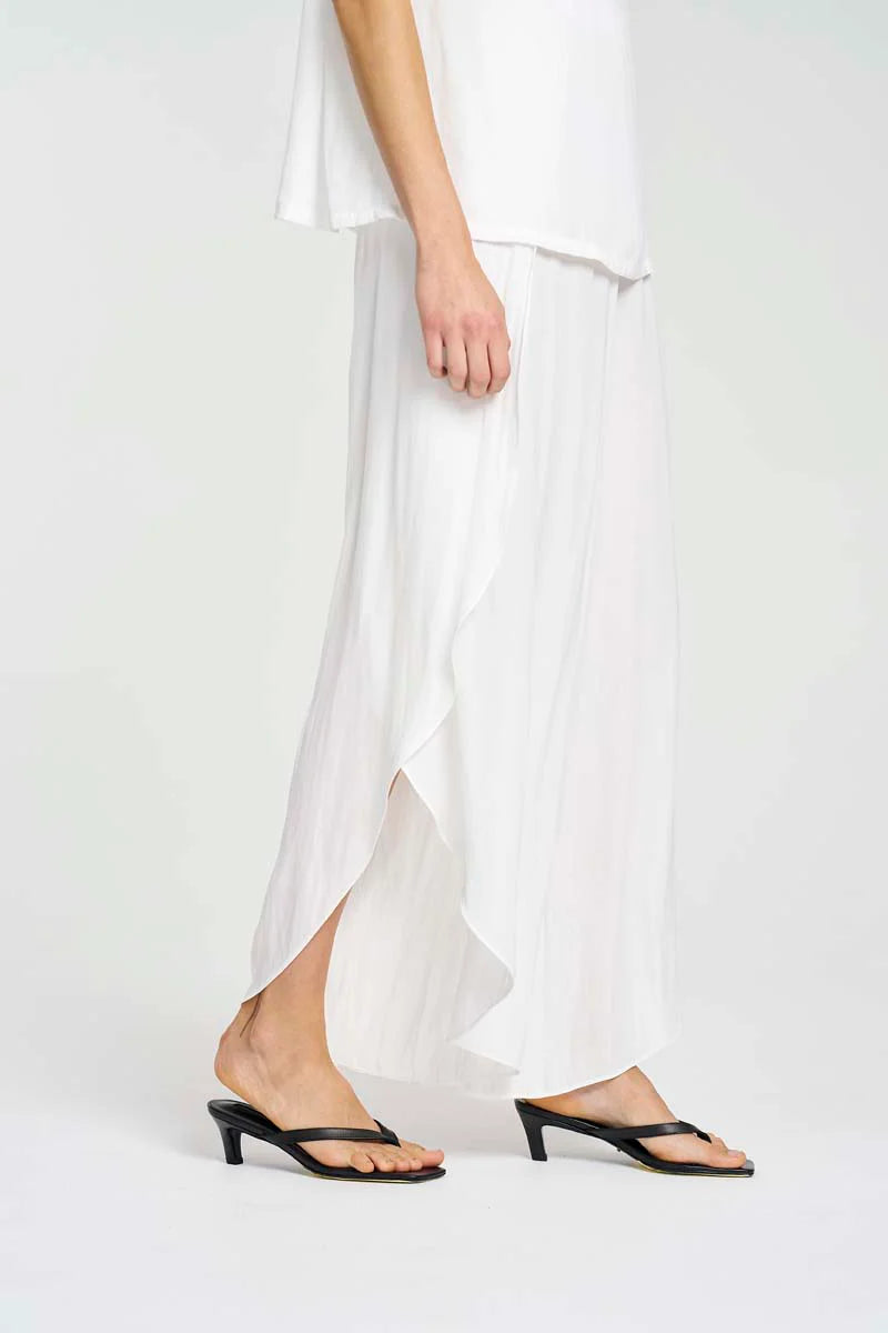 Mela Purdie - Villa Pant - Navy