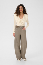 Load image into Gallery viewer, Gestuz - Laily Blouse - Egret
