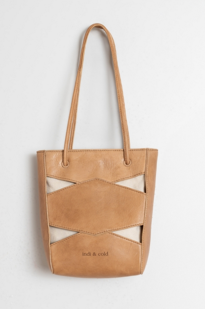 Indi And Cold - Leather Bag With Cutouts - Camel