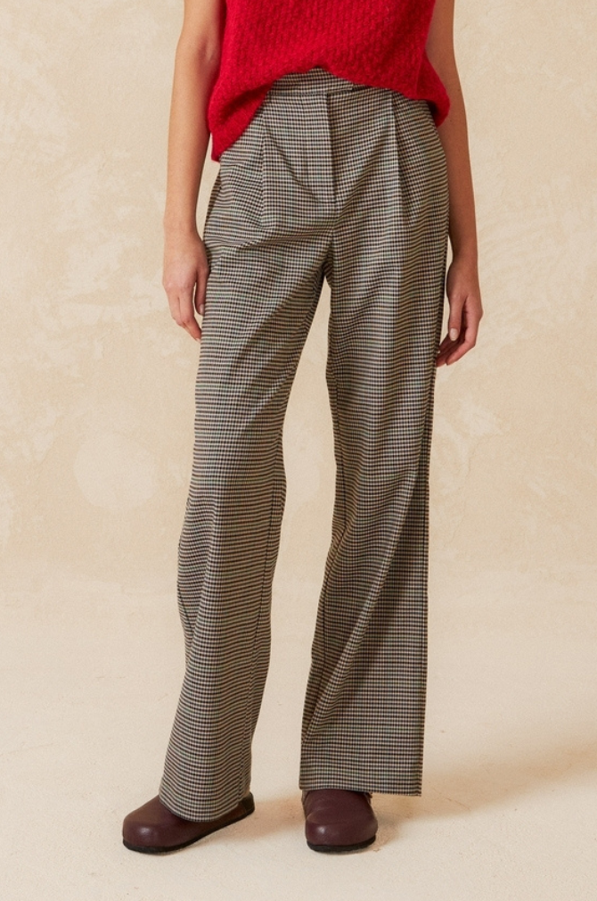 Indi And Cold - Tailored Flowy Pant - Black