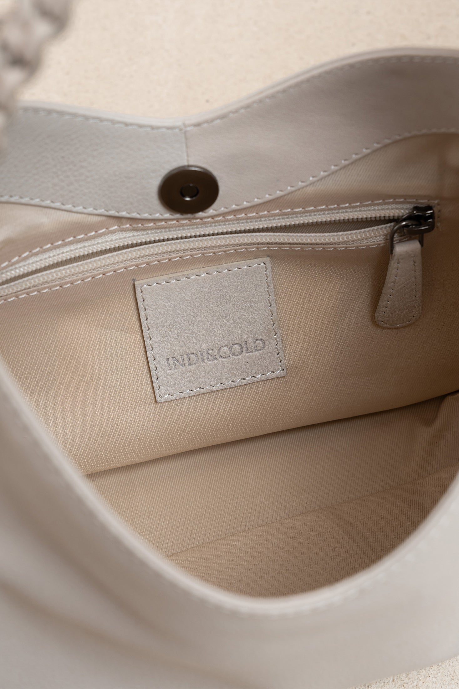 Indi And Cold - Leather Bag With Braided Handle - Crudo 730