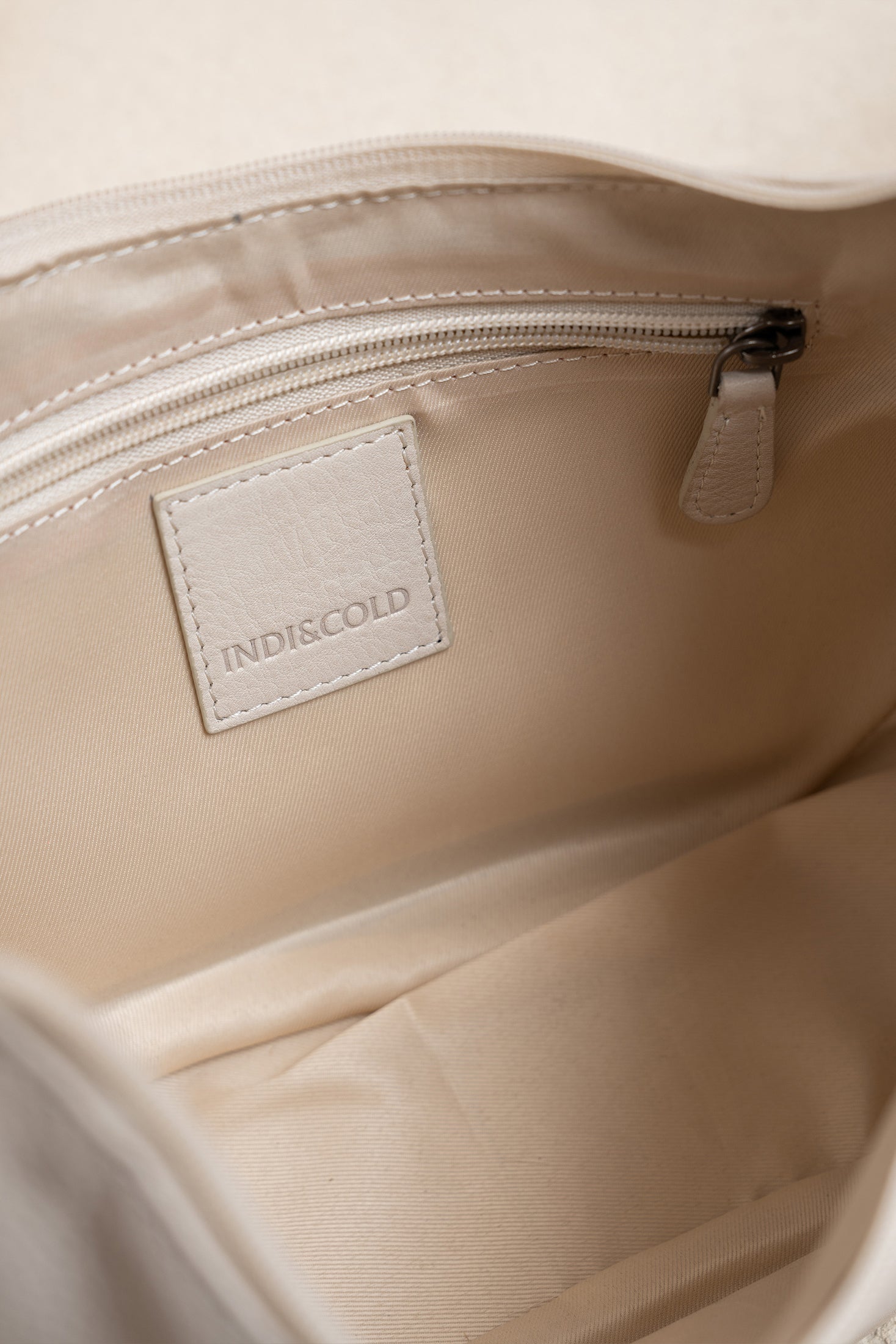 Indi And Cold - Half Moon Leather Bag - Crudo 731