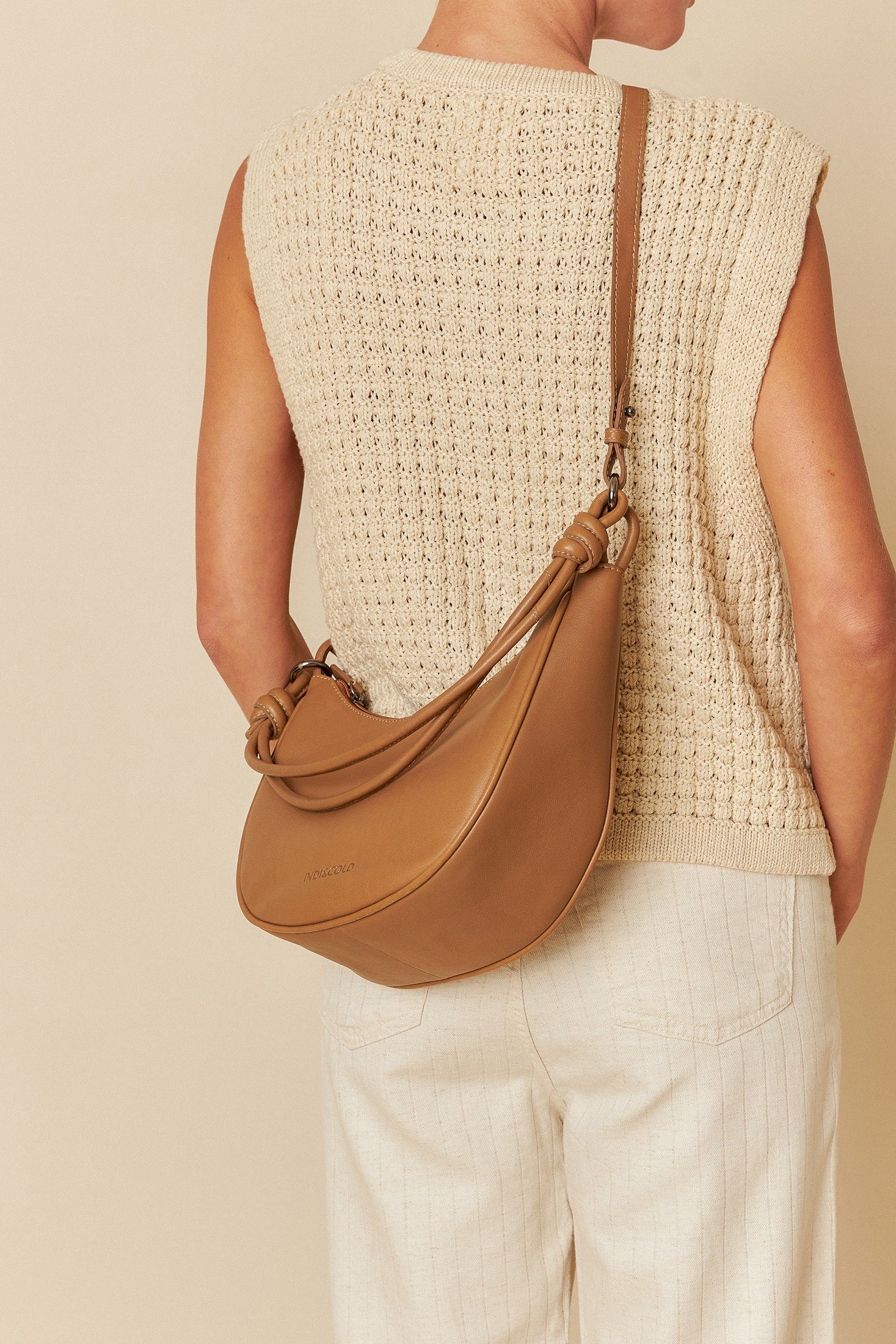 Indi And Cold - Half Moon Leather Bag - Marron 731