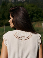 Load image into Gallery viewer, Indi And Cold - Floral Embroidery Camisa Top - Crudo 176

