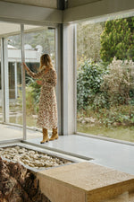 Load image into Gallery viewer, Indi And Cold - Lantern Sleeve Dress - Linen 195
