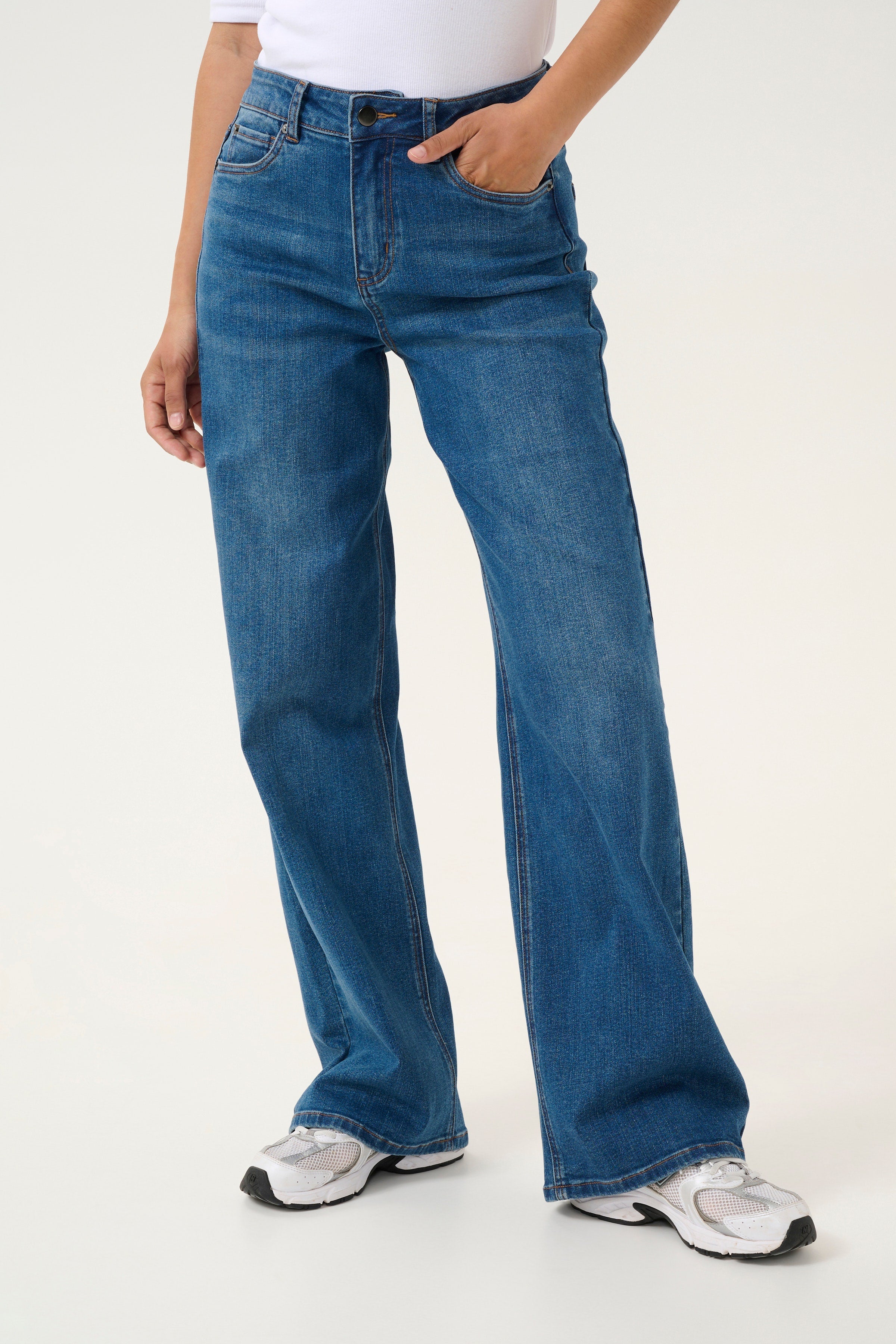 Kaffe - KAsinem High Waist Jeans - Medium Blue Denim