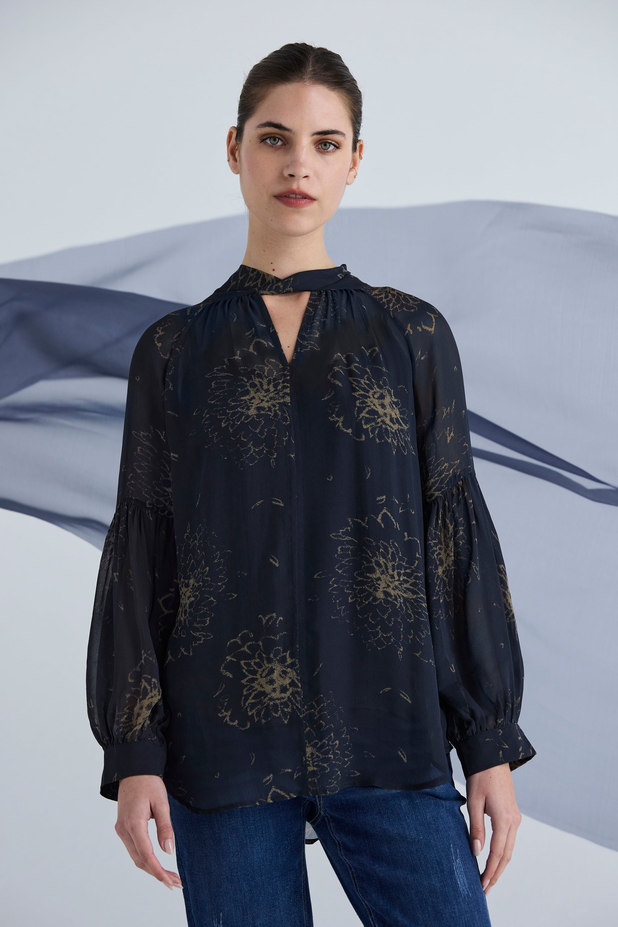 Lania - Crown Top - Crown Print