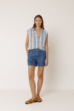 Load image into Gallery viewer, Indi And Cold - Lore Camisa Top - Azul
