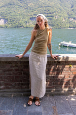Load image into Gallery viewer, Indi And Cold Strappy Logo Camiseta Top - Khaki 410
