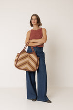 Load image into Gallery viewer, Indi And Cold - Herringbone Shopping Bolsos Bag - Chocolate 665
