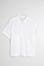 Load image into Gallery viewer, Indi And Cold - Combined Embroidery Short Sleeve Shirt - Blanco 350
