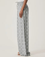 Load image into Gallery viewer, Splendid - McKenna Pant - Soft Vob Sun Print
