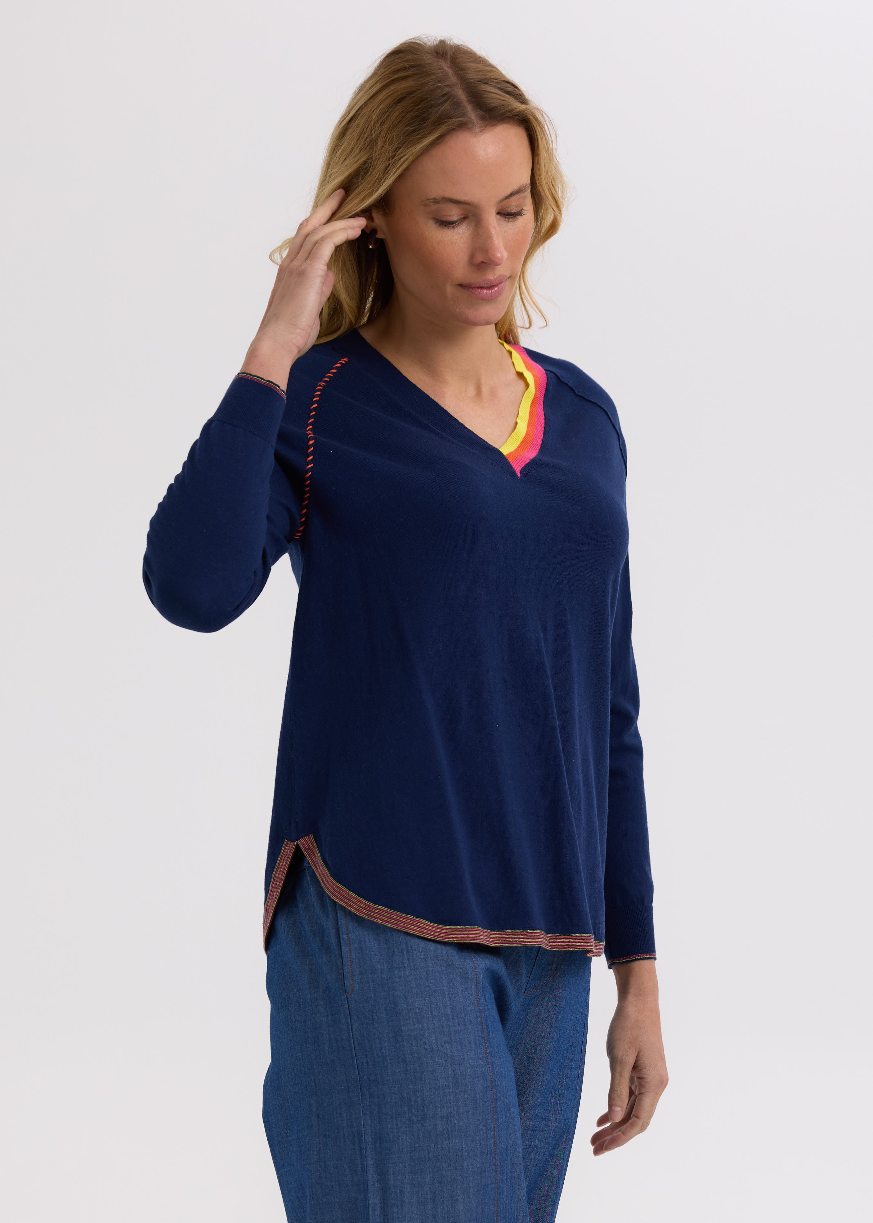 Zaket And Plover - Rounded Bottom V Jumper - Navy
