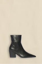 Load image into Gallery viewer, Zoe Kratzmann - Penchant Boot - Black
