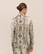 Load image into Gallery viewer, Bella Dahl - Clean Hidden Placket Shirt - Serpent Sage Print
