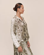 Load image into Gallery viewer, Bella Dahl - Clean Hidden Placket Shirt - Serpent Sage Print
