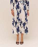 Load image into Gallery viewer, Bella Dahl - Pleated Maxi Skirt - Indigo Iris Print
