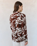 Load image into Gallery viewer, Bella Dahl - Classic Button Down - Botanical Blur Print

