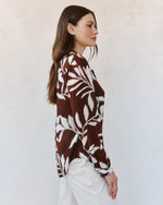 Load image into Gallery viewer, Bella Dahl - Classic Button Down - Botanical Blur Print

