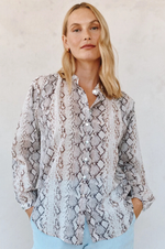 Load image into Gallery viewer, Bella Dahl - Shirred Mandarin Collar Shirt - Blush Snake Print
